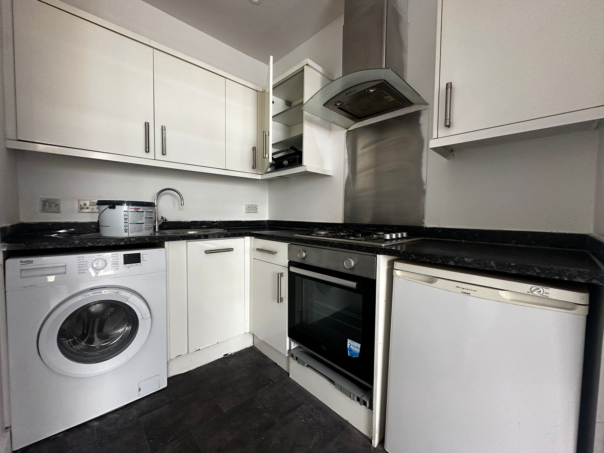 Spacious 1-Bedroom Flat in a Prime Sutton Location ✨