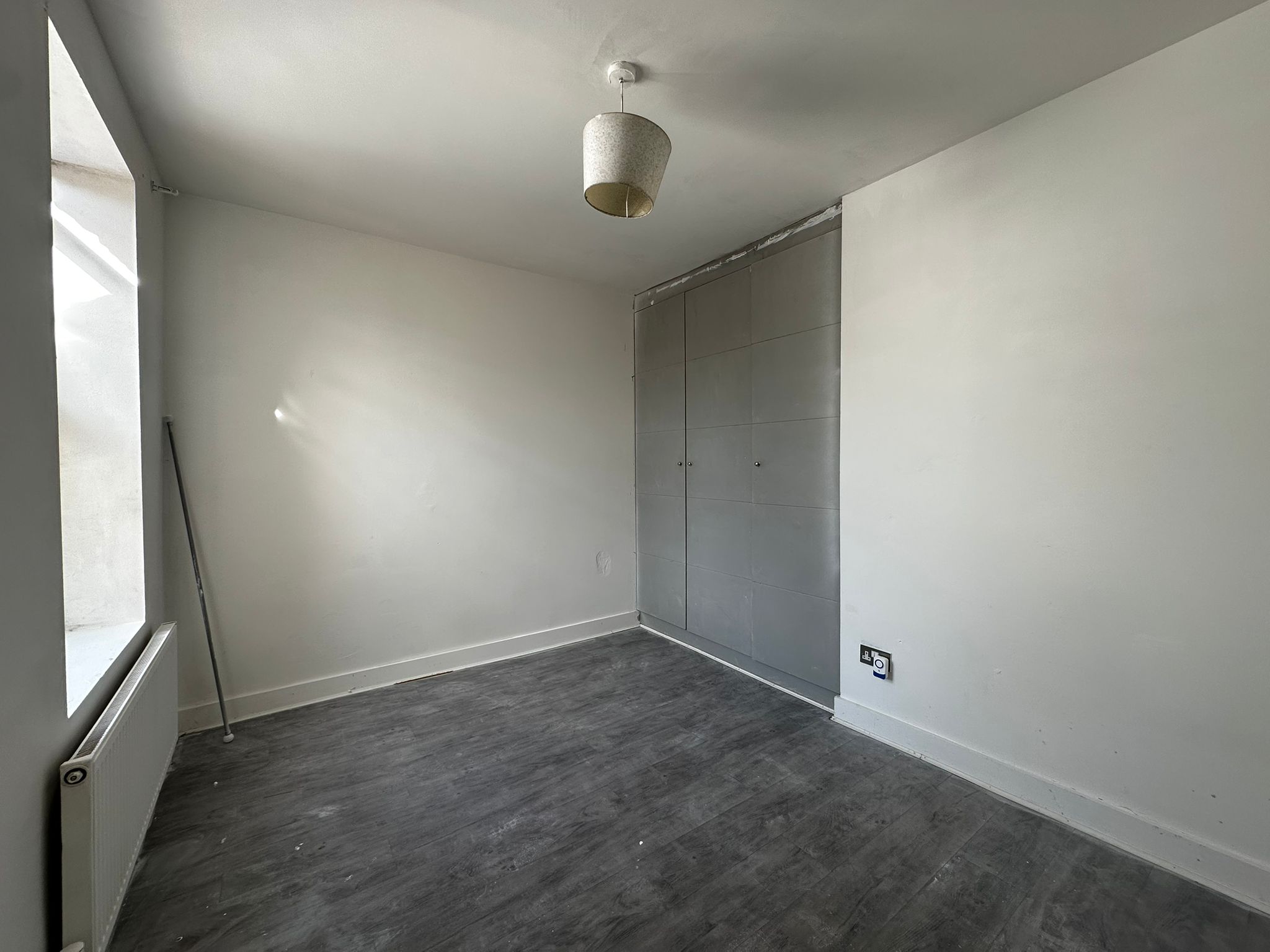 Spacious 1-Bedroom Flat in a Prime Sutton Location ✨ - Image 8