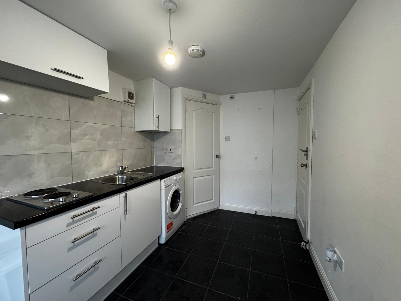 Well- locate, cozy studio - Image 4