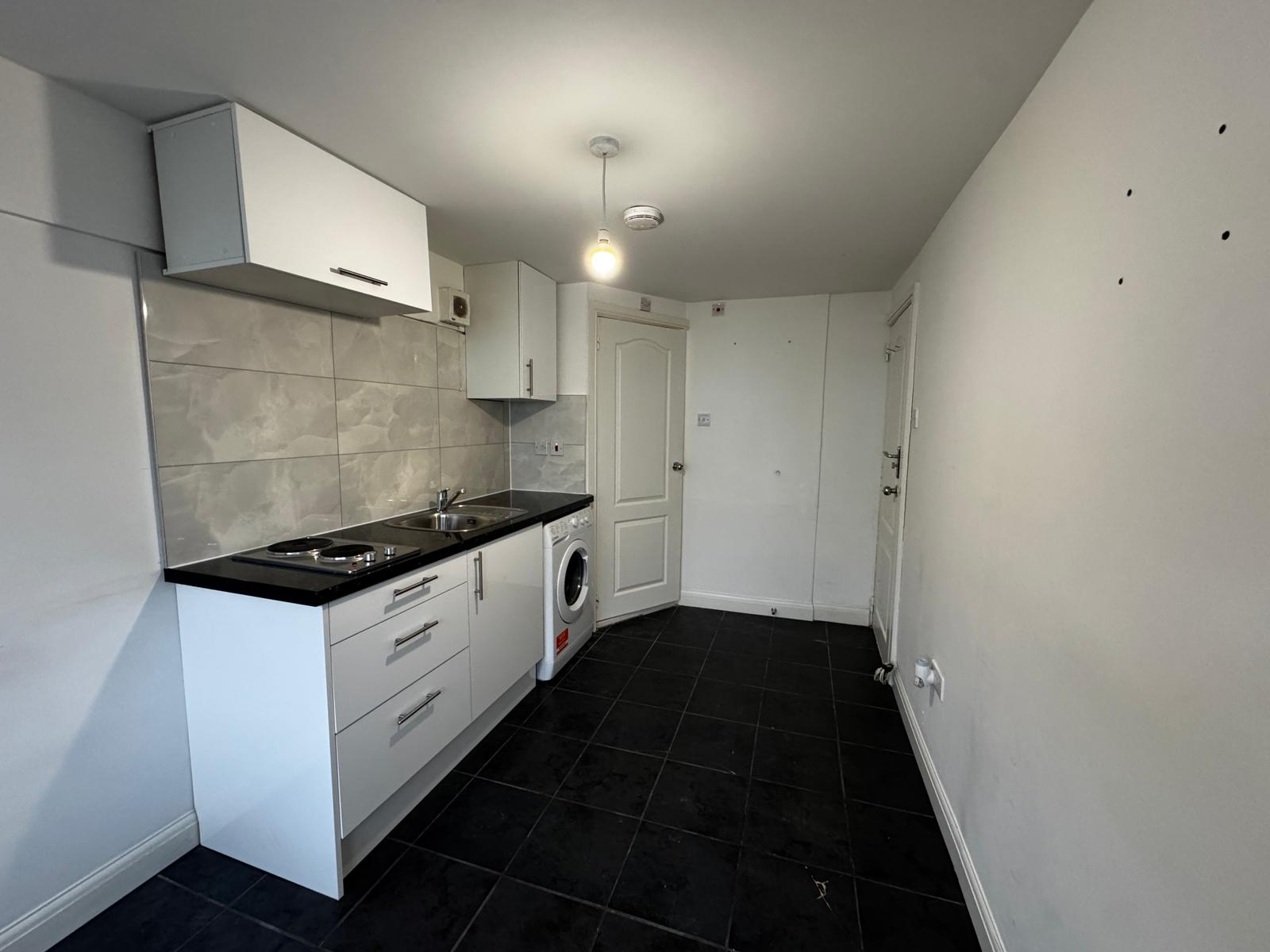 Well- locate, cozy studio - Image 6