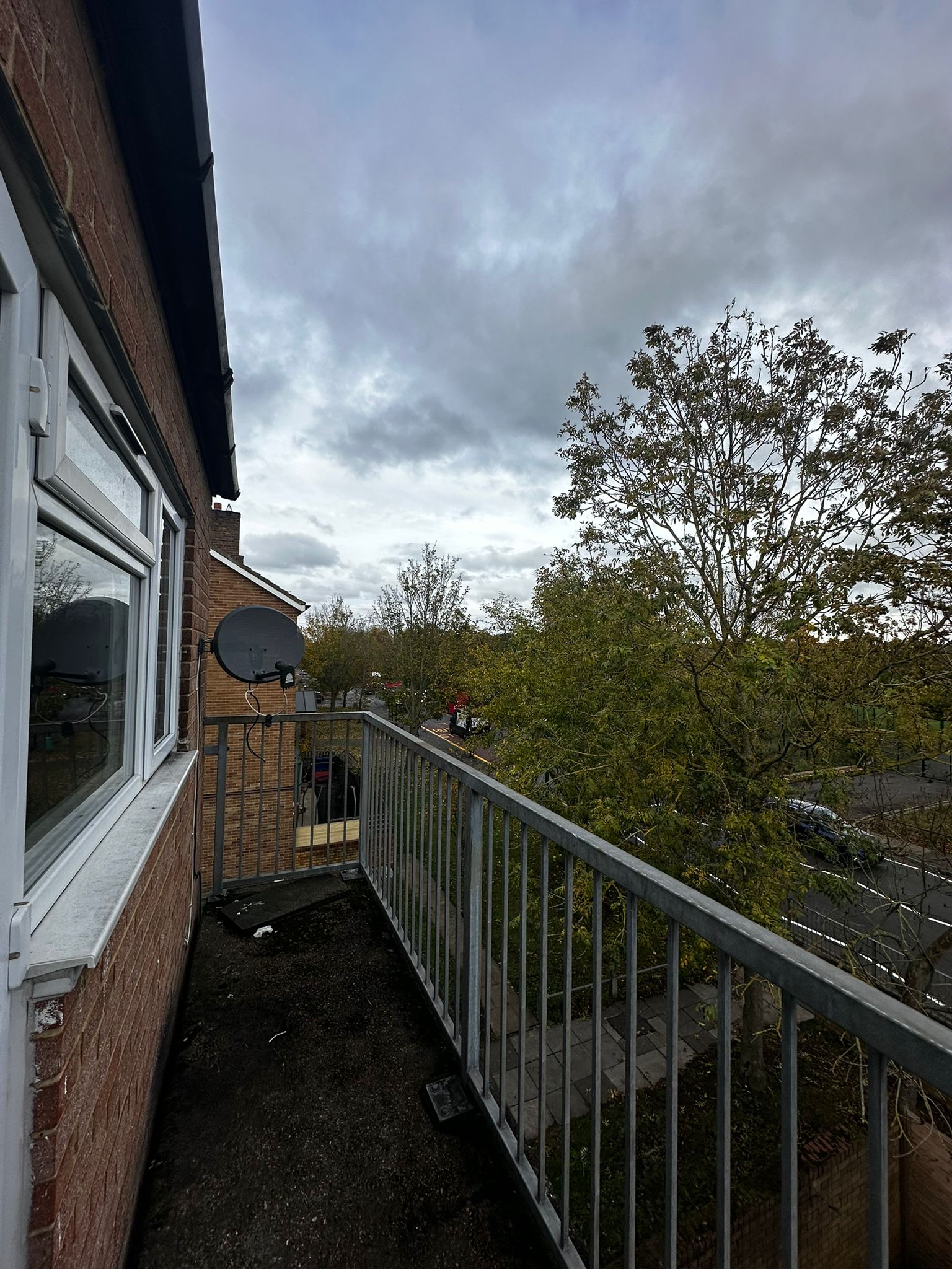 🏡 Spacious 3/4 Bedroom Flat, Mitcham Junction - Image 14