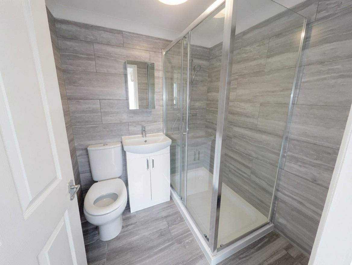 1 Bedroom Ground Floor Flat In Croydon - Image 2