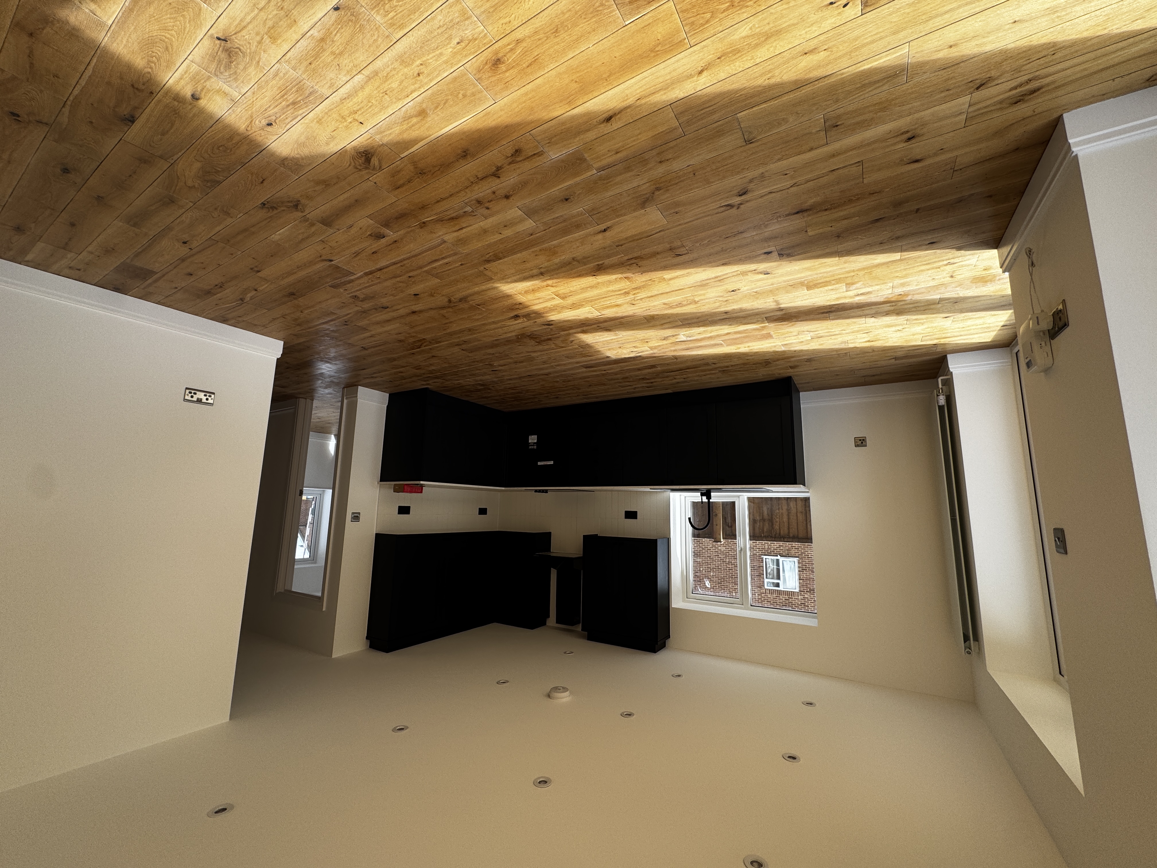 4 Bedroom 2 Bathroom House With Garden In Mitcham Thumbnail 2
