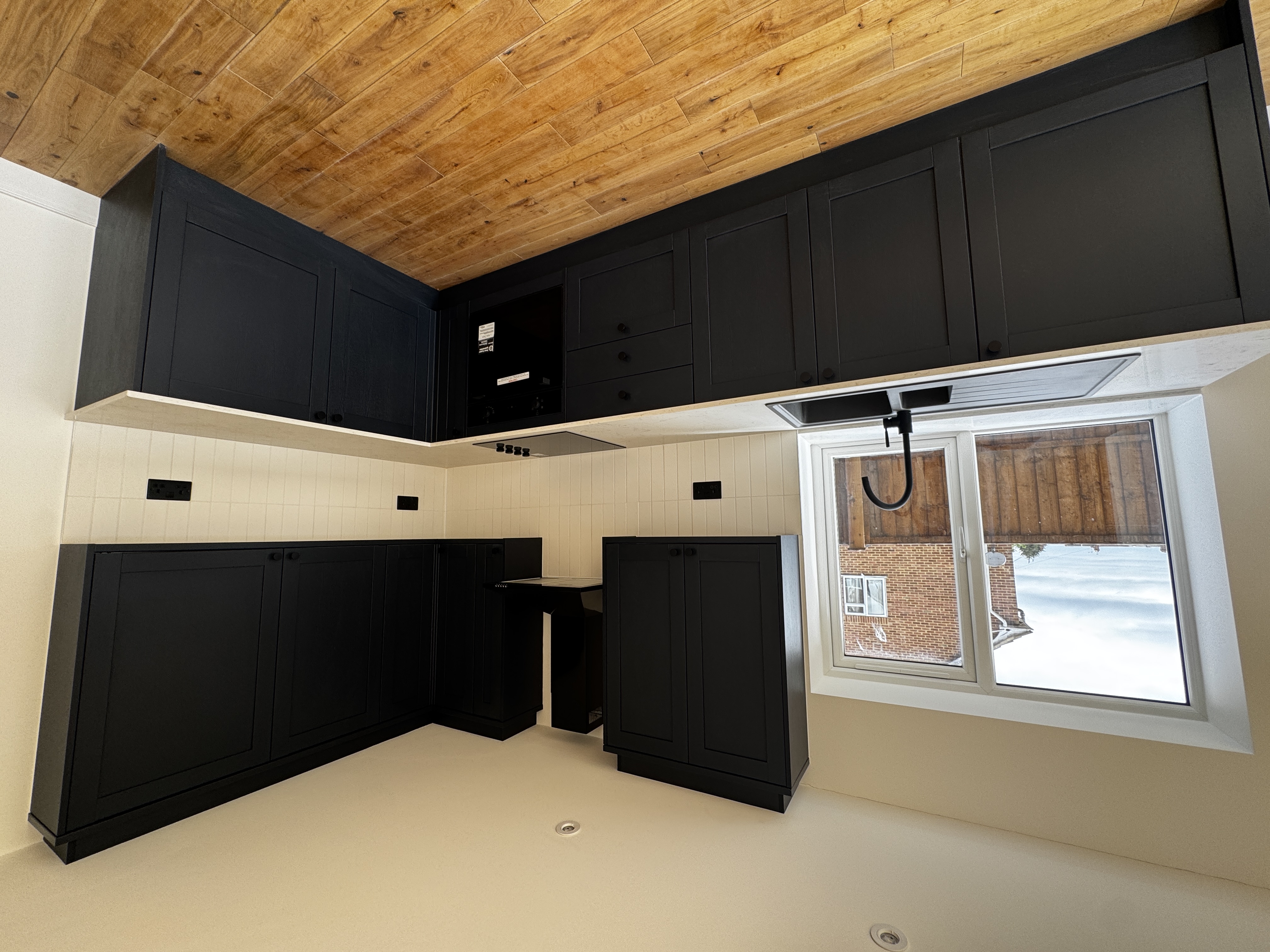 4 Bedroom 2 Bathroom House With Garden In Mitcham Thumbnail 3
